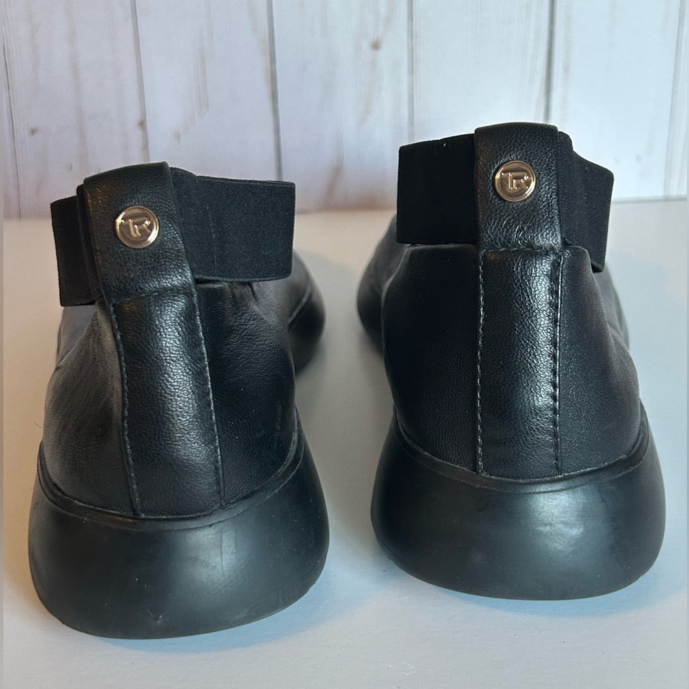 Taryn Rose Black Leather Cross-Over Strap Flats. Classy, Stylish. - Picture 5 of 11